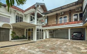 RedDoorz Plus near Akademi Kepolisian Semarang 3